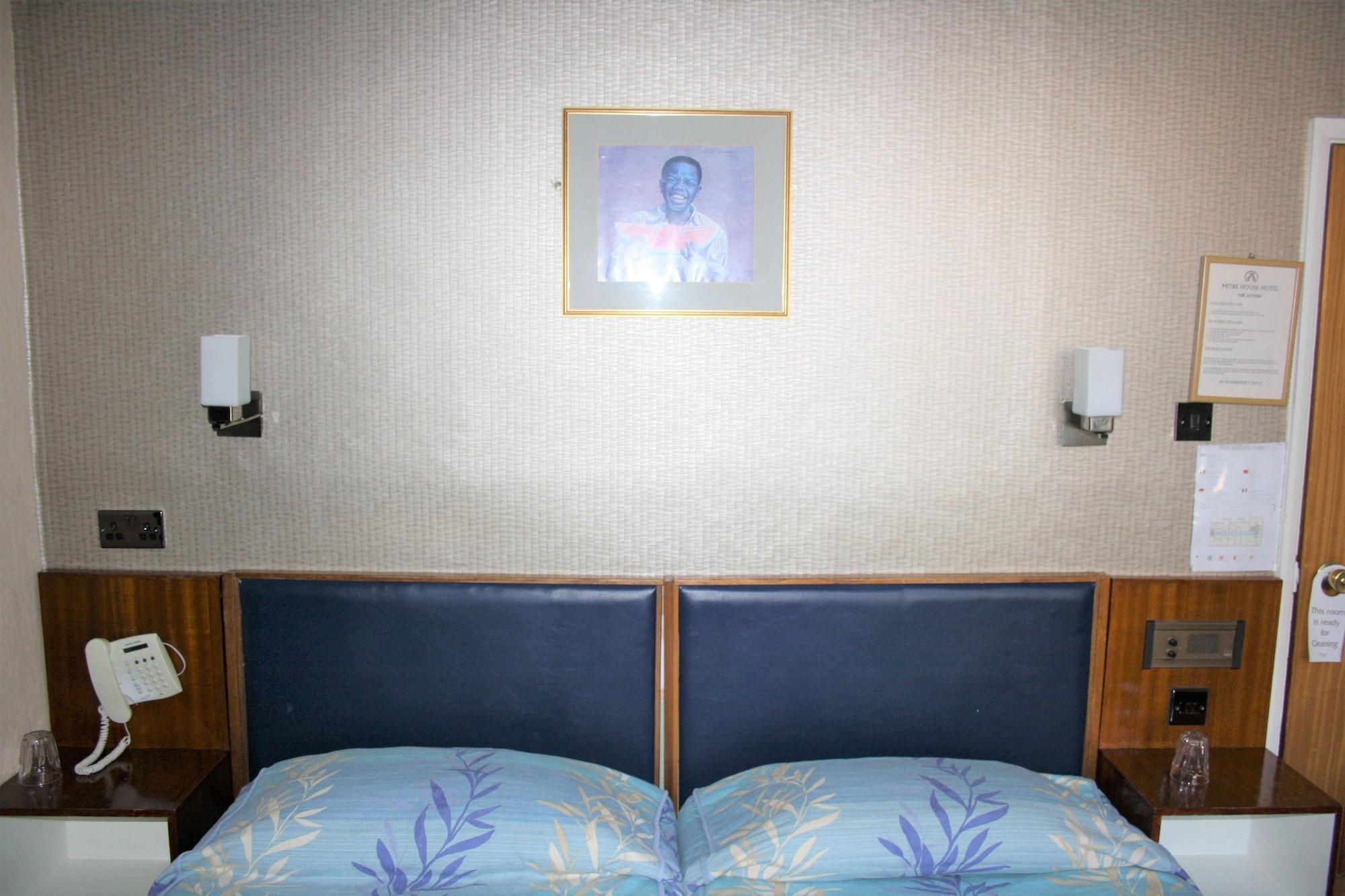 Mitre House Hotel Лондон Экстерьер фото
